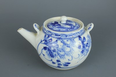 Lot 21 - Five Japanese blue and white pieces, 20th...