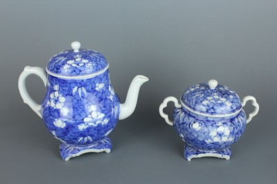 Lot 21 - Five Japanese blue and white pieces, 20th...