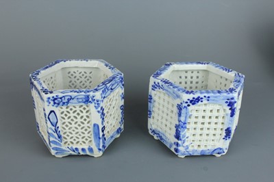 Lot 21 - Five Japanese blue and white pieces, 20th...