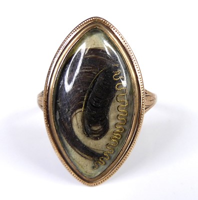 Lot 2811 - A George III yellow metal mourning ring, of...