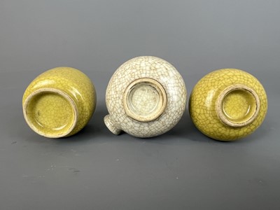 Lot 60 - A pair of small Jun-type jardiniere and other...