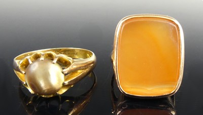 Lot 2867 - A late 19th century yellow metal and agate set...