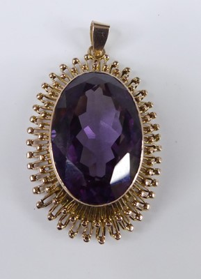 Lot 2949 - A contemporary synthetic colour change...