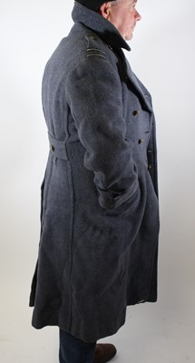 Lot 663 - An RAF Flight Lieutenant's great coat.