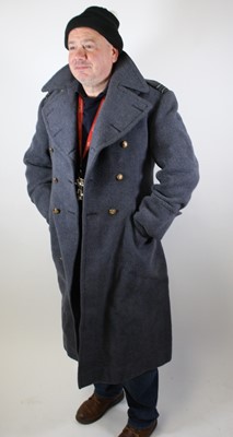 Lot 663 - An RAF Flight Lieutenant's great coat.