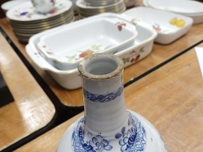 Lot 59 - A pair of Chinese Canton vases depicting...