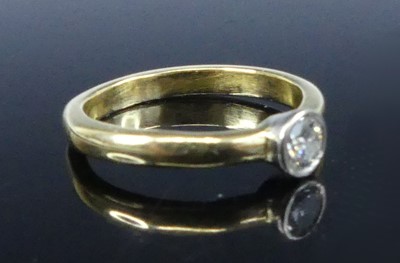 Lot 2514 - A yellow and white metal diamond solitaire...