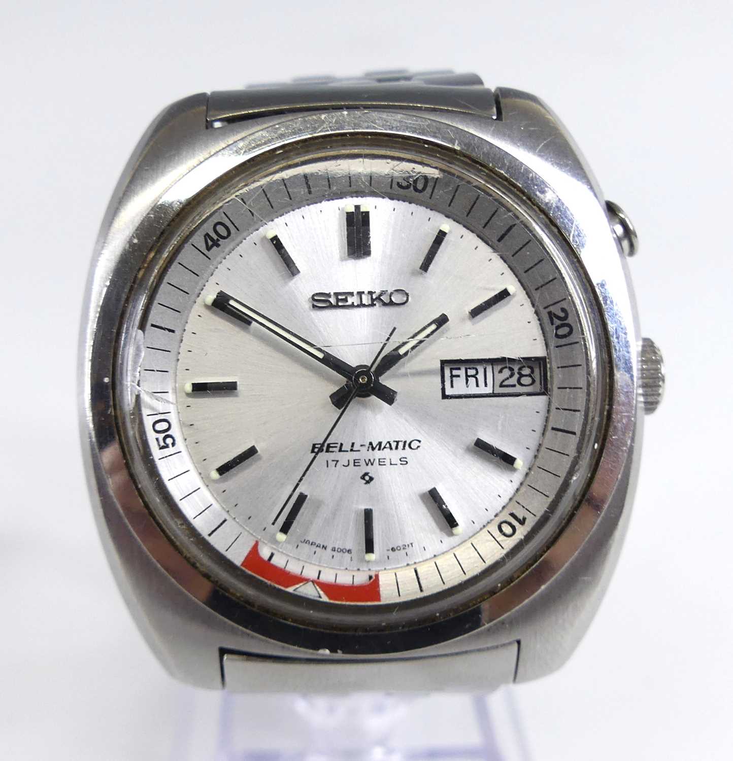Lot 2637 - A Seiko Bel-Matic gent's stainless steel...