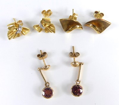 Lot 2652 - A pair of modern 9ct gold diamond point set...