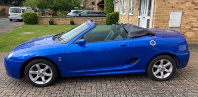 Lot 2923 - A 2004 MG TF convertible sports car 1978cc...