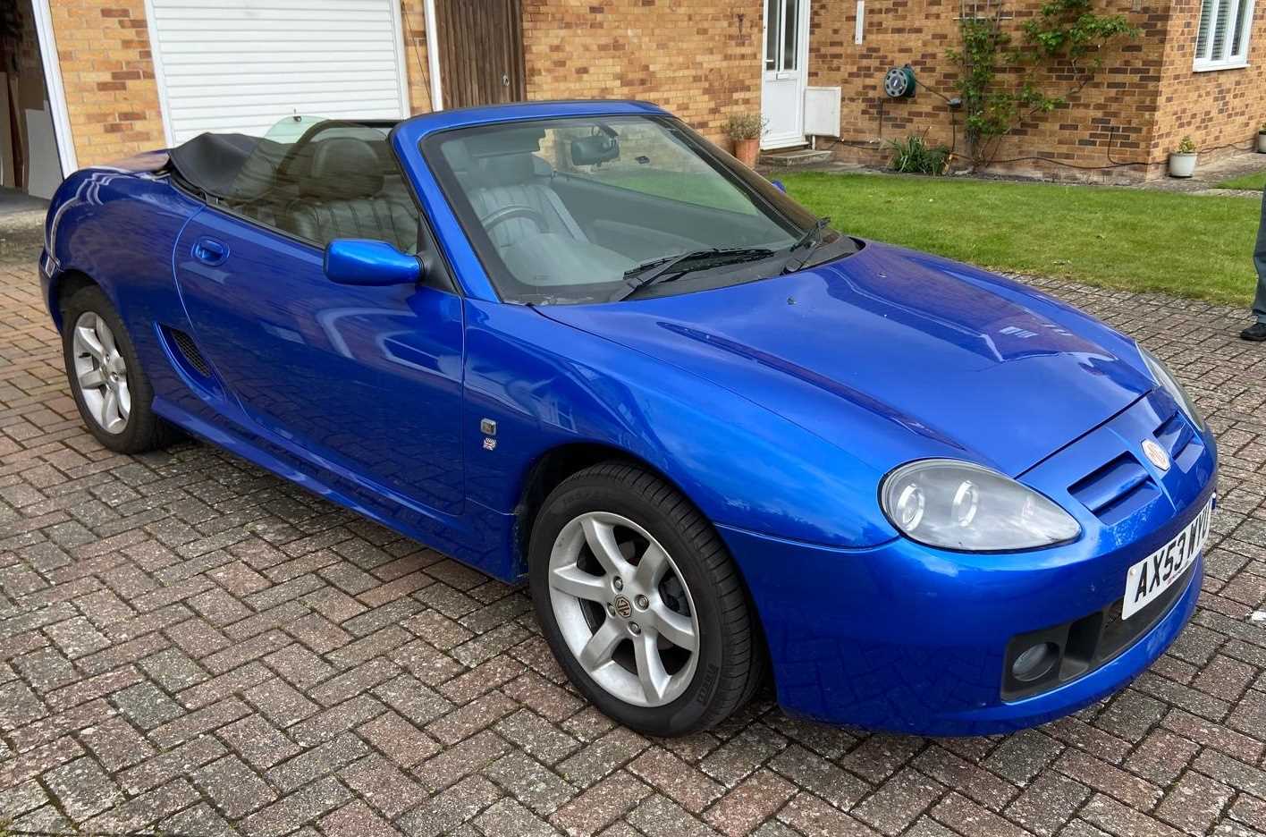 Lot 2923 - A 2004 MG TF convertible sports car 1978cc...