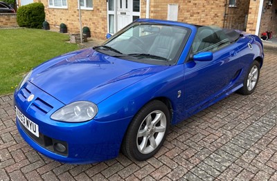 Lot 2923 - A 2004 MG TF convertible sports car 1978cc...