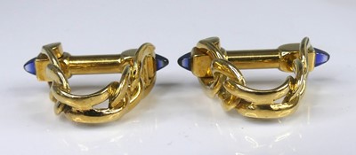 Lot 2535 - A pair of yellow metal graduated curblink and...