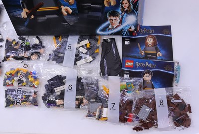 Lot 1562 - Lego Wizarding World No. 76393 Harry Potter...