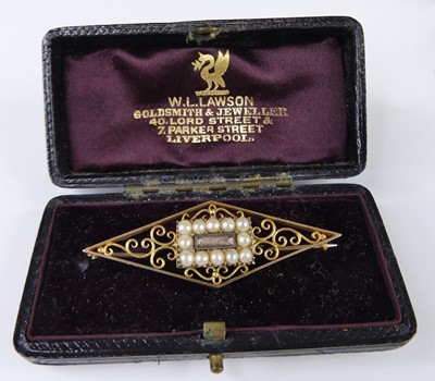 Lot 2591 - A late Victorian yellow metal seed pearl set...
