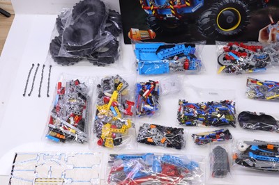 Lot 1586 - Lego Technic battery-operated electric powered...
