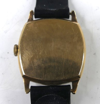 Lot 2594 - A gent's Record vintage 9ct gold cased...