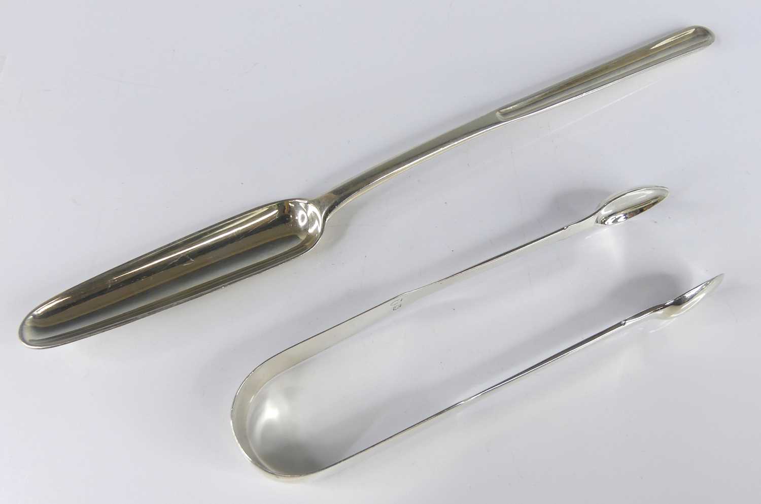 Lot 2066 - A George III silver double-ended marrow scoop,...