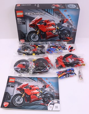 Lot 29 - Lego Technic group of three sets to include No....