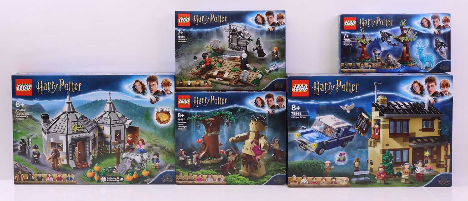 Lot 67 - Lego Harry Potter Wizarding World group of...