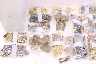 Lot 68 - Lego Harry Potter Wizarding World No. 75043...