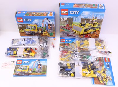Lot 76 - A tray containing Lego, mostly City sets, to...