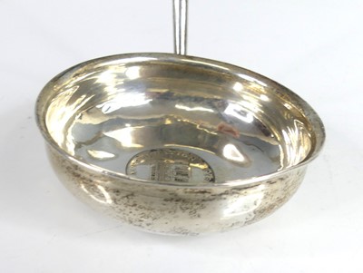 Lot 2069 - A George III white metal toddy ladle, having a...
