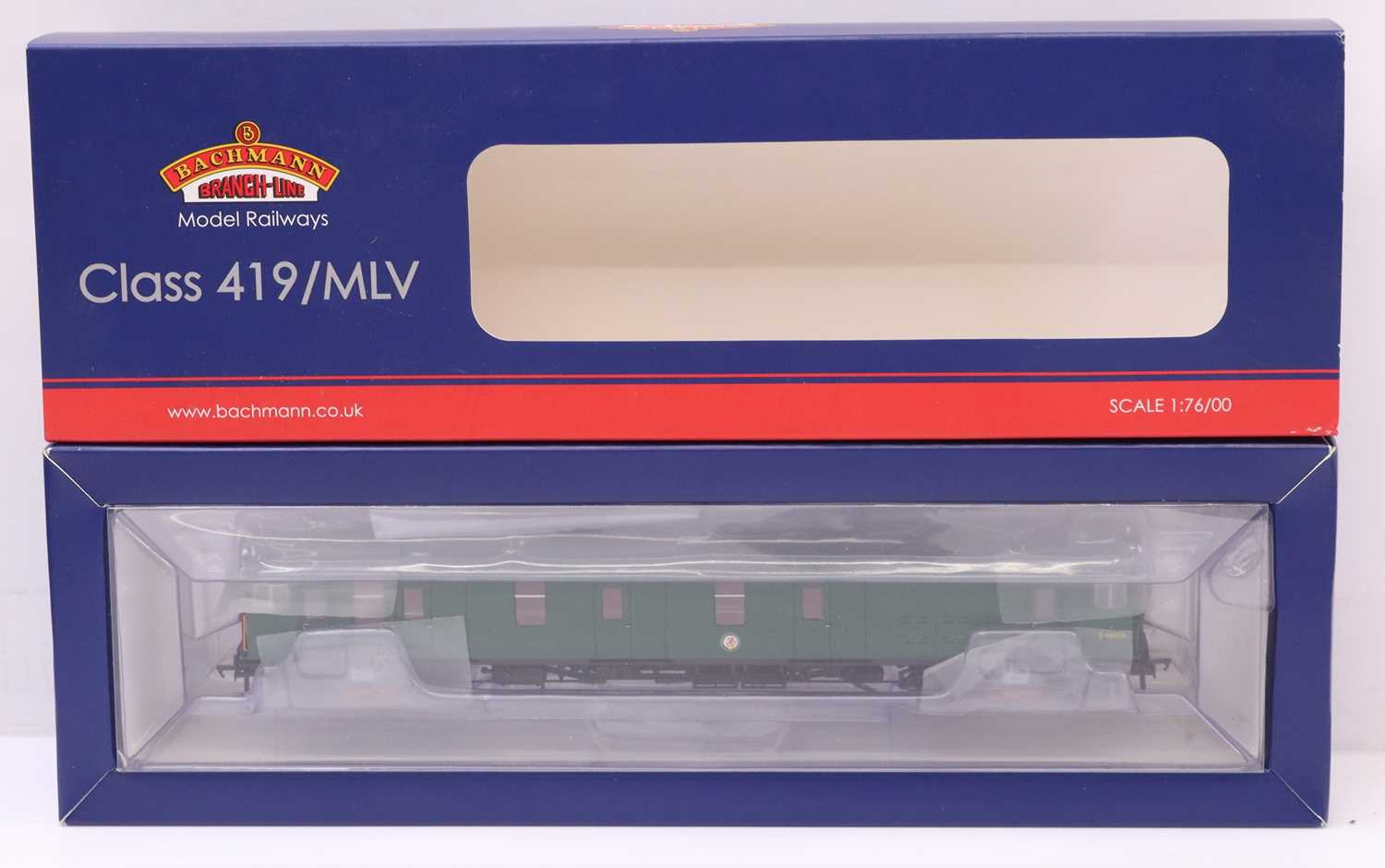 Lot 10 - Bachmann 00 gauge 31-266 motor luggage van in...