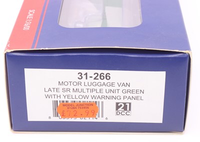 Lot 10 - Bachmann 00 gauge 31-266 motor luggage van in...