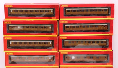 Lot 15 - One tray containing various Hornby 00 gauge...