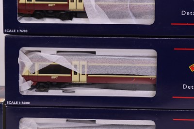 Lot 24 - Bachmann 32-462 00 gauge Class 170-3 Turbostar...