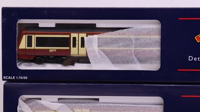 Lot 24 - Bachmann 32-462 00 gauge Class 170-3 Turbostar...