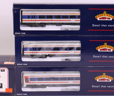 Lot 28 - Bachmann 00 gauge 31-512 Class 159 3-car DMU...