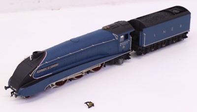Lot 33 - Bachmann 00 gauge limited edition A4 4-6-2...
