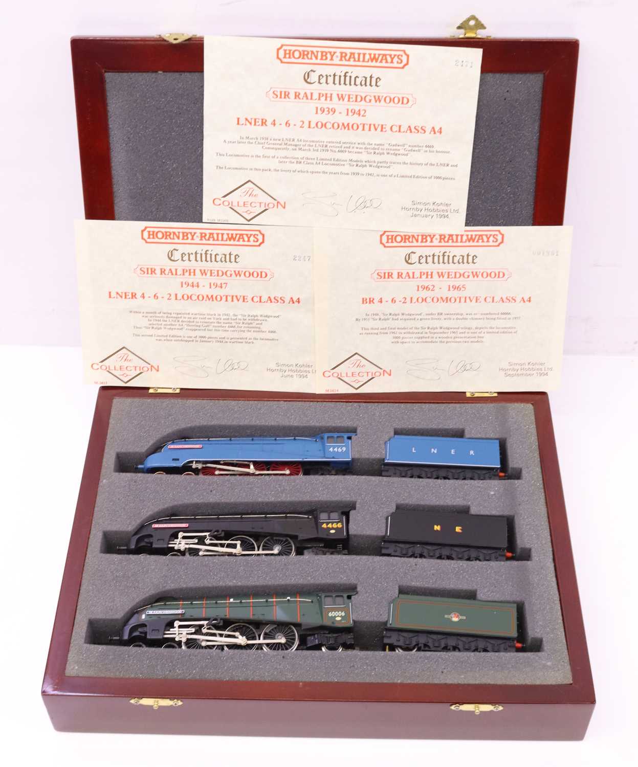 Lot 42 - Hornby 00 gauge limited edition set of three 4-...