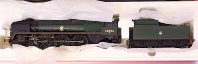 Lot 62 - Three Hornby 00 gauge locos to include an...