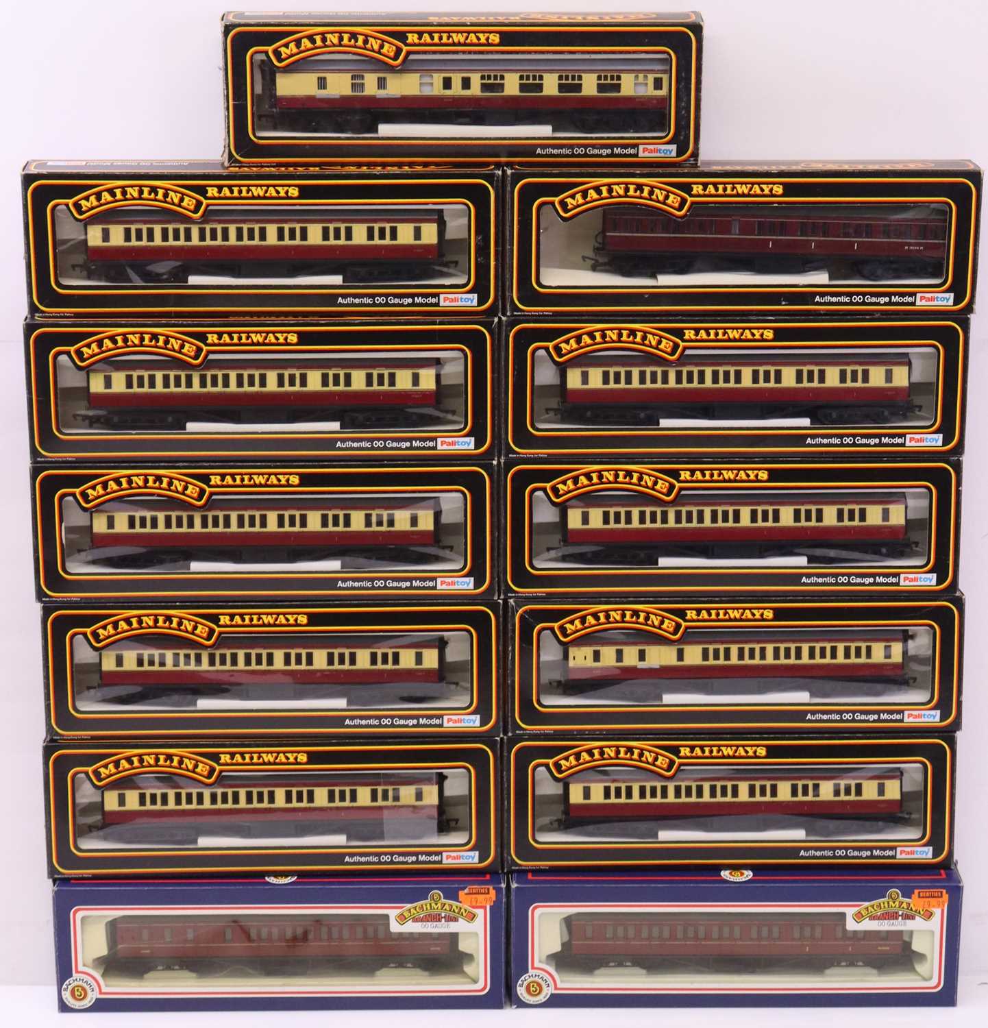 Lot 64 - One tray containing various Mainline 00 gauge...