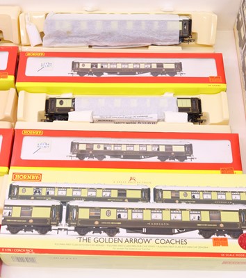 Lot 69 - One tray containing various Hornby 00 gauge...