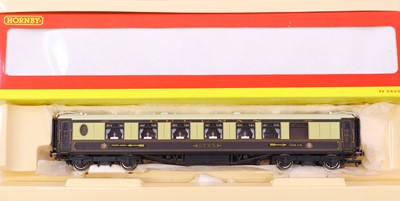 Lot 69 - One tray containing various Hornby 00 gauge...