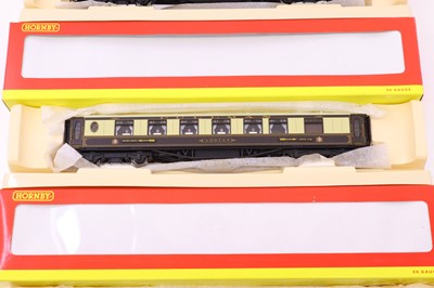 Lot 69 - One tray containing various Hornby 00 gauge...