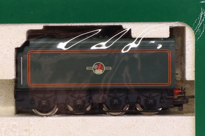 Lot 72 - Hornby 00 gauge train pack comprising an A4...