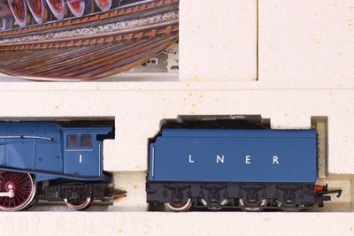 Lot 74 - Hornby 00 gauge Royal Doulton Special 50th...