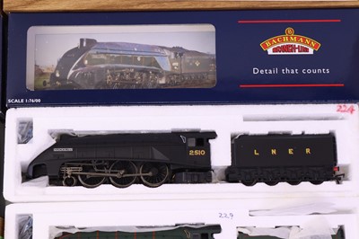 Lot 76 - Three Bachmann 00 gauge locomotives to include...