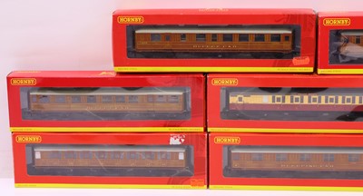 Lot 88 - One tray containing various Hornby 00 gauge...
