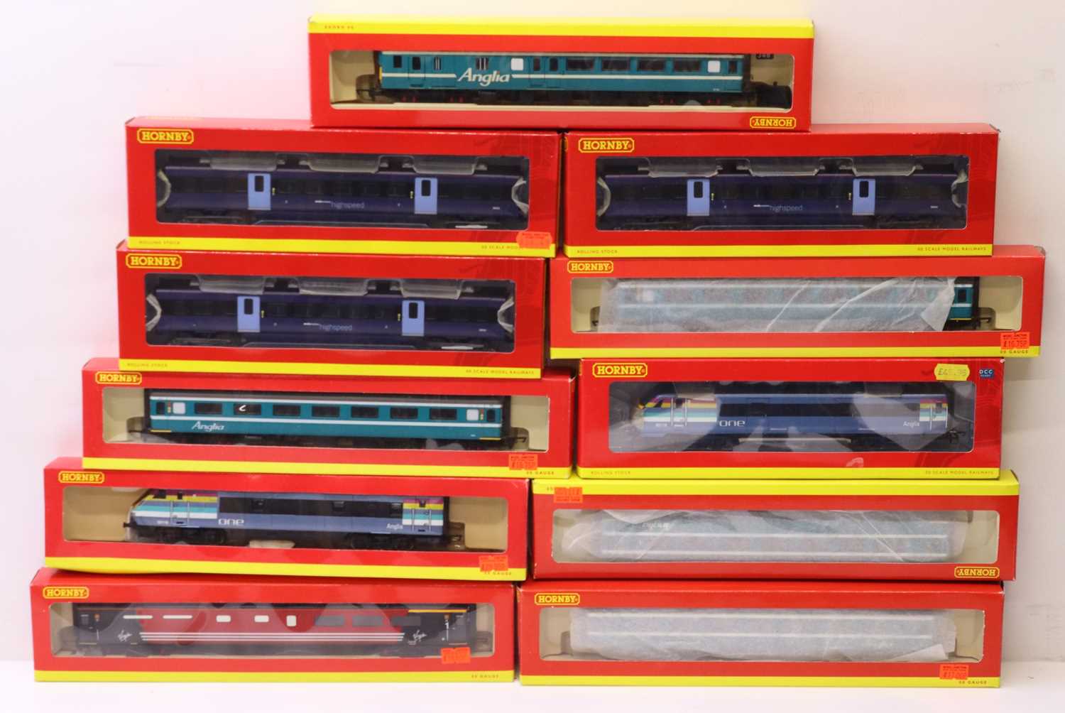 Lot 99 - One tray containing various Hornby 00 gauge...
