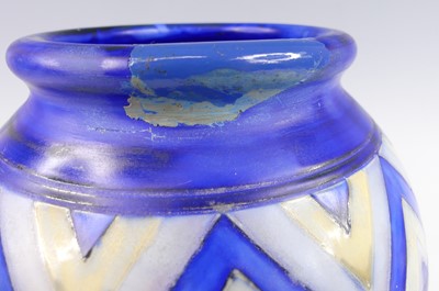 Lot 55 - An early 20th century Moorcroft pottery vase,...