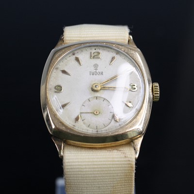 Lot 2016 - A 9ct yellow gold Rolex Tudor manual wind...