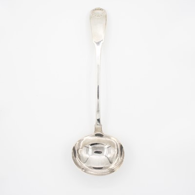 Lot 87 - A George III silver sauce ladle, in the Fiddle...