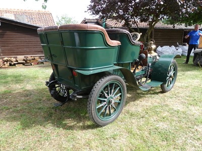 Lot 928 - A 1905 Darracq 10 hp, four-seat, rear entry...