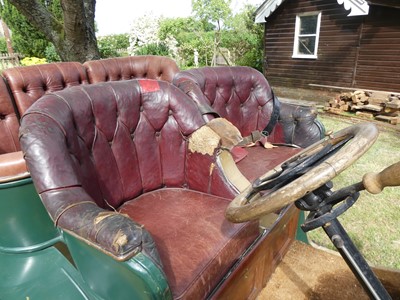Lot 928 - A 1905 Darracq 10 hp, four-seat, rear entry...